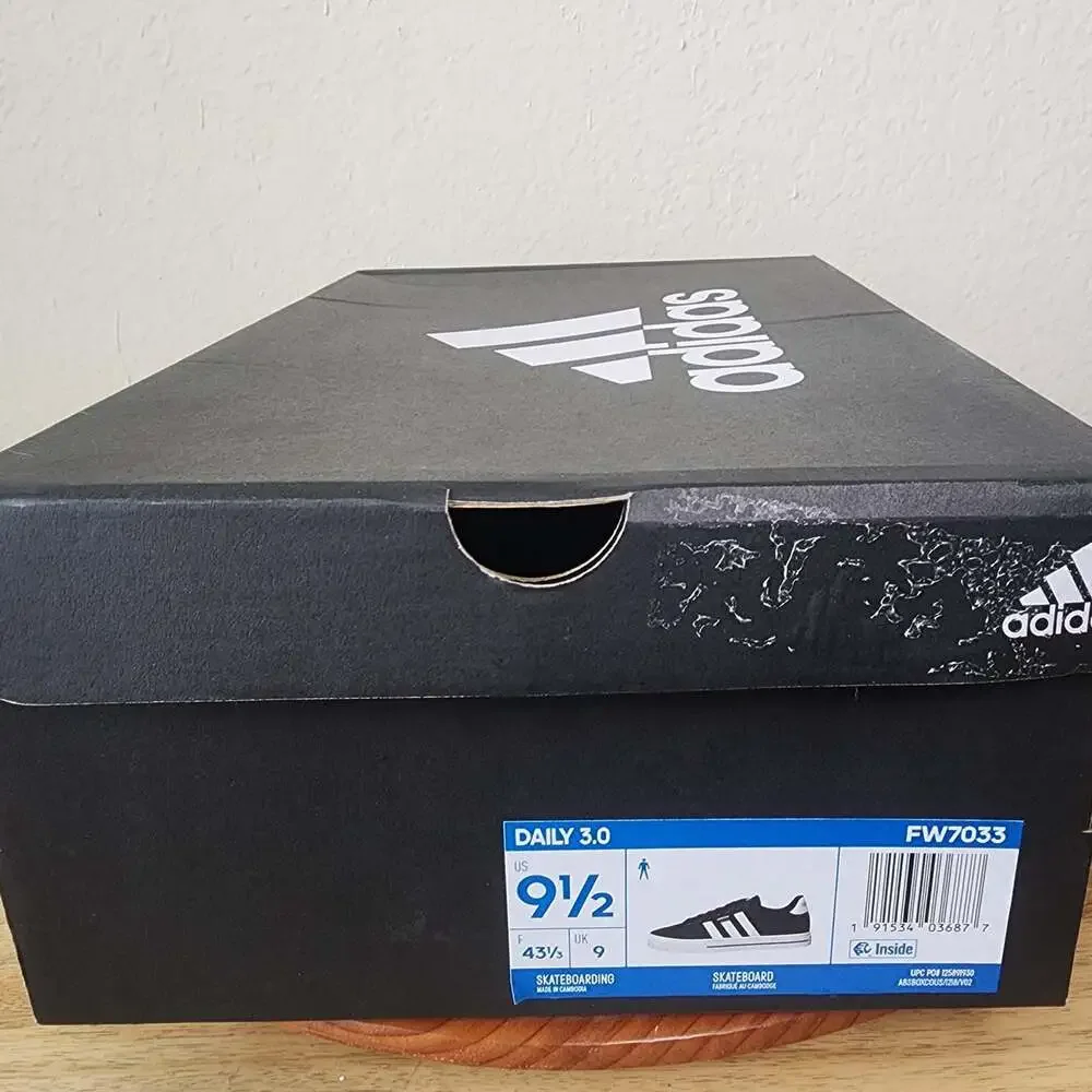 Adidas Daily 3.0 Shoes Mens Size 9.5 Gray White Skateboarding Sneakers FW7033